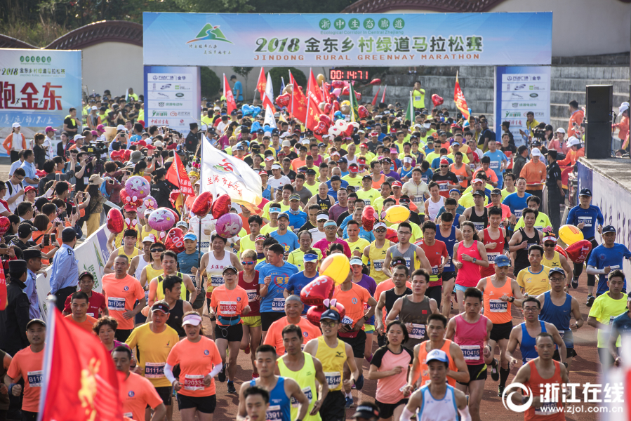 【黑料不打烊永久進(jìn)入方法】泰國(guó)警方：涉嫌拐賣(mài)王星的中國(guó)籍欺詐團(tuán)伙成員被遣送