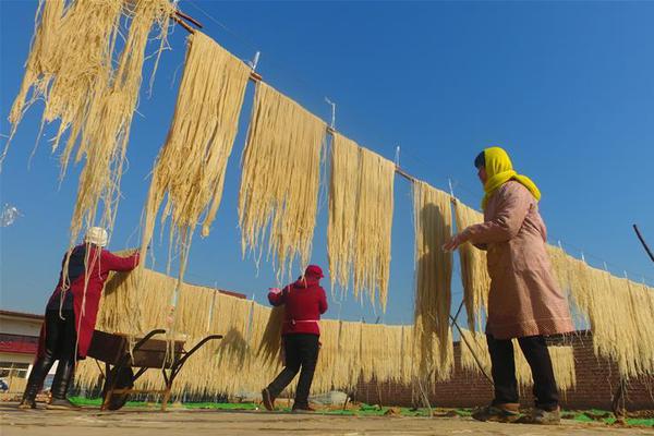 李行亮麥琳因在《再見愛人》中的表現(xiàn)而遭到抵制，商場刪除官方視頻，律師解讀
