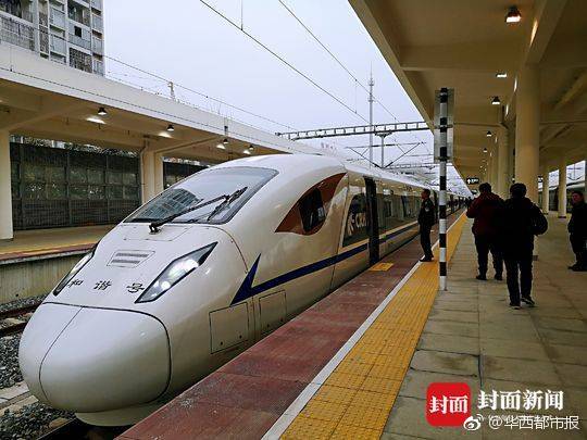 穩(wěn)居世界第一！2024年長江干線港口貨物吞吐量預(yù)計超40億噸