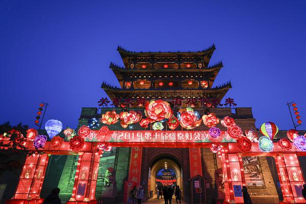 英國(guó)2024年商店客流量創(chuàng)疫情以來(lái)最大降幅